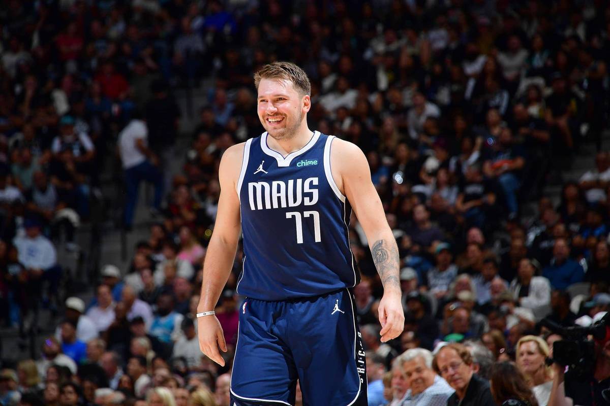 开云中国网站-重返赛场引发热议！，东契奇在公牛比赛中比赛规则变更比赛高潮迭起的简单介绍