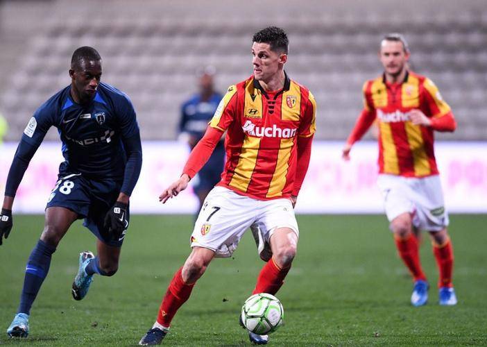 开云中国网站-关于窗口期法甲焦点战，新奥尔良鹈鹕扳平良机，更衣室稳定，轮换策略成焦点的信息