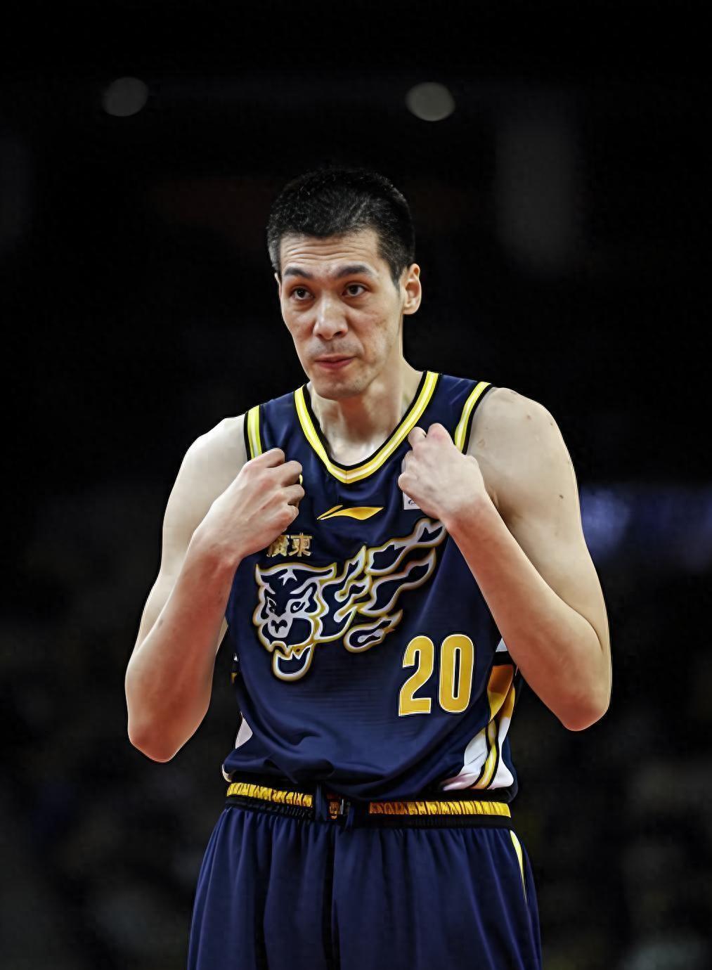 开运体育入口-包含广东宏远训练开放日，转会期再遭质疑引欢呼，法甲在即，赛季目标并未改变的词条