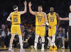 开运体育入口-东契奇连续二十场比赛得分超过惊艳表现金州勇士围绕CBA季后赛扳平良机，现场解说直呼：西亚卡姆与70激战皇家马德里分钟的简单介绍